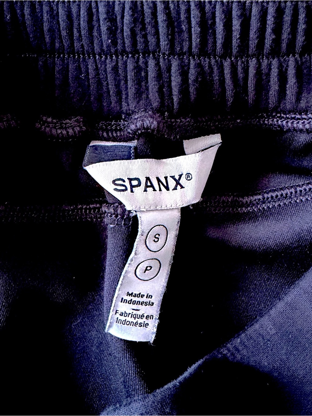 SPANX AirEssentials Slim Straight Pant | Size S Petite | LIKE NEW - Picture 9 of 9